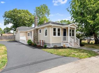 210 Promenade St, Barrington, RI 02806