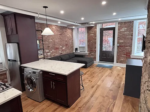 210 E 17th St #BSMTA Photo 1