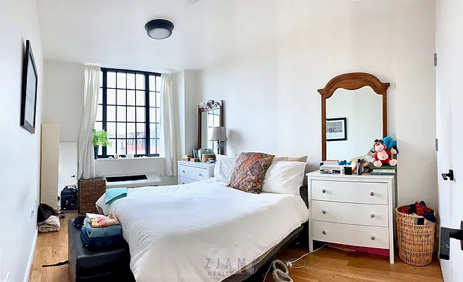 Rented by Zjama Realty Corp | media 7