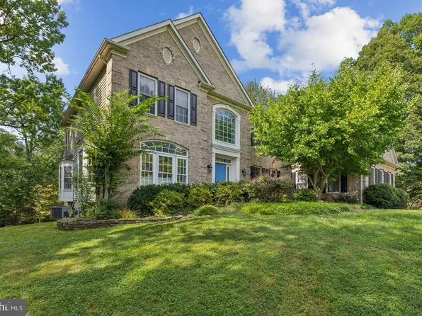 6938 Tanglewood Dr, Warrenton, VA 20187