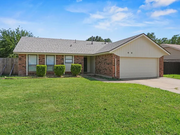 616 SW 23rd St, Moore, OK 73160