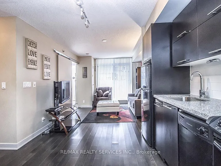 21 Nelson St #226 — Photo 9