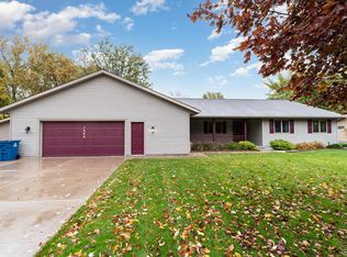 1200 Harding Rd, Essexville, MI 48732