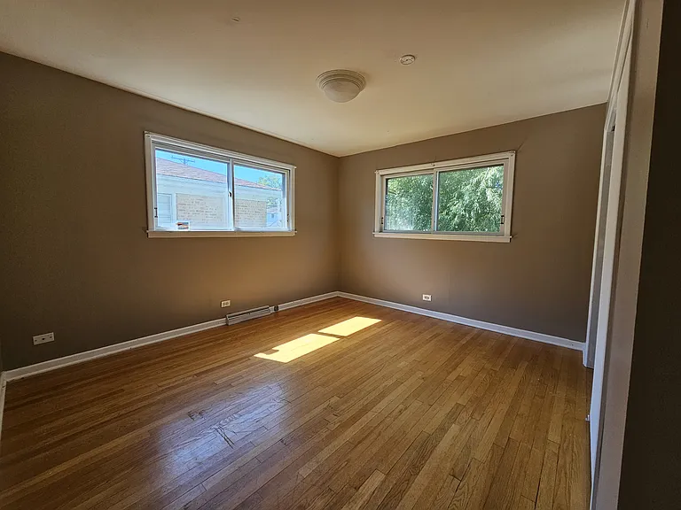 9924 Crawford Ave — Photo 13