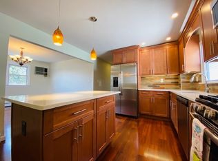 275 Avenue E #2, Bayonne, NJ 07002