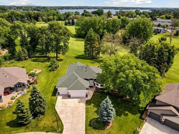 1505 14th St SE, Forest Lake, MN 55025