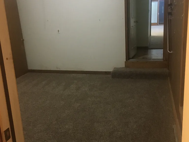 2135-2137 Versailles Village Pl — Photo 27
