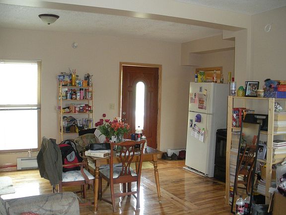 2nd image of 214 8th St SE #5