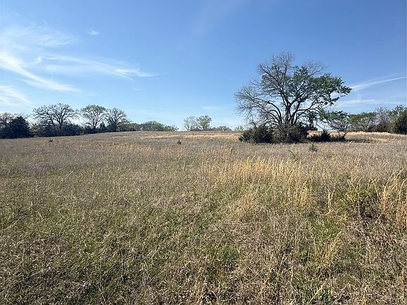 4th image of 2427 Dickson Rd