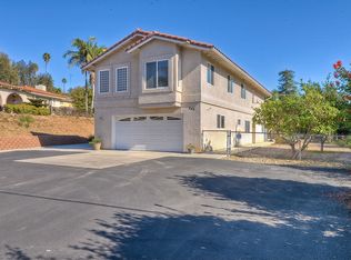 242 Avalon Dr, Vista, CA 92084