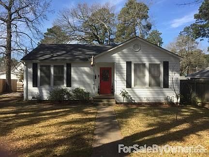 Exterior/ Front Yard