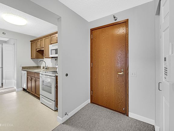 3rd image of 1285 N Luther Ln #177