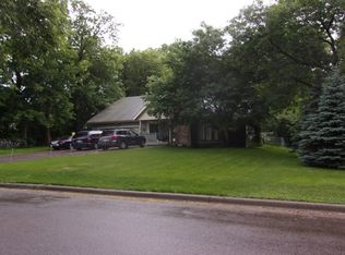1967 Walsh Ln, Mendota Heights, MN 55118