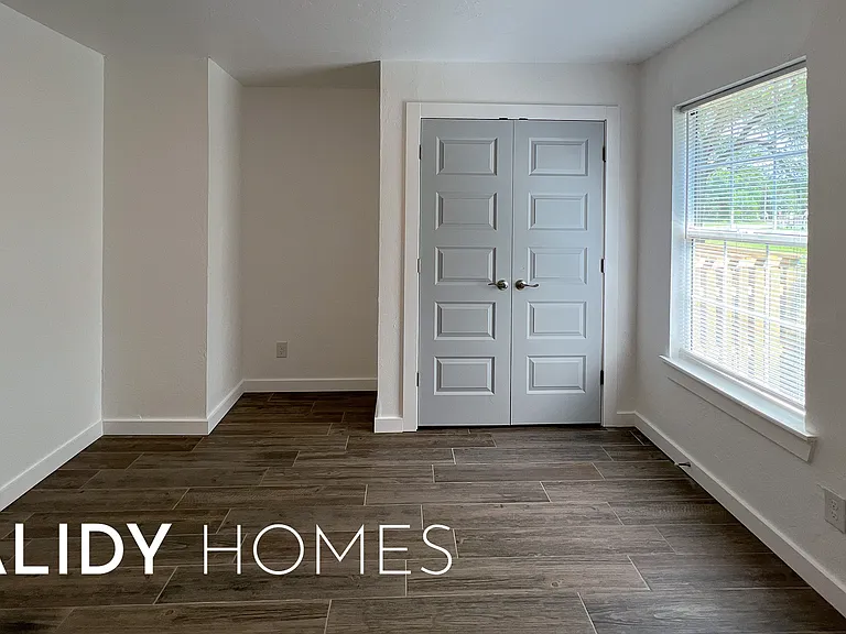 601 W Caddo St — Photo 29
