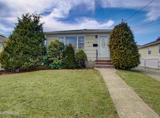 172 Kensington Ave, Staten Island, NY 10305