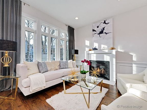 3rd image of 2170 N Maplewood Ave