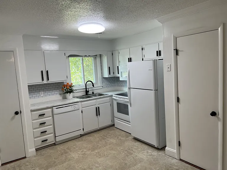 4100 Pittsford Rd #1 — Photo 5