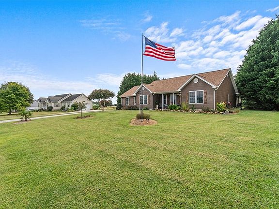 3rd image of 107 McClain Lake Dr