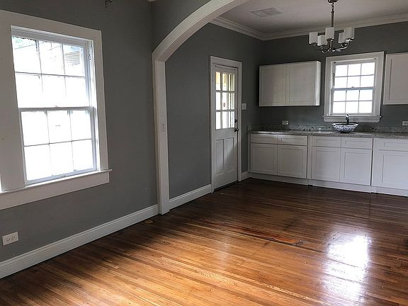3rd image of 513 Alamo St