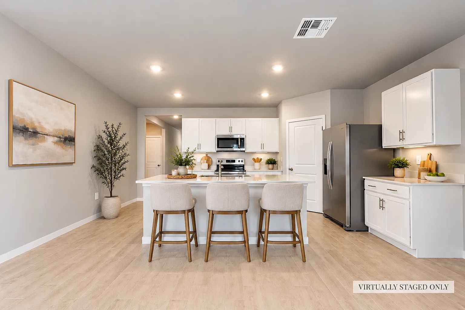 4 bed, 2.0 bath, 1828 sqft, $1,950 — Photo 3