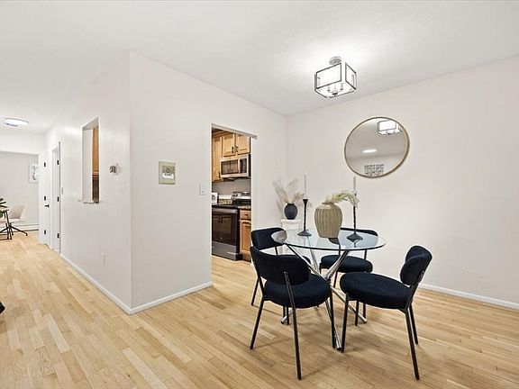 4th image of 115 Grove St APT 1