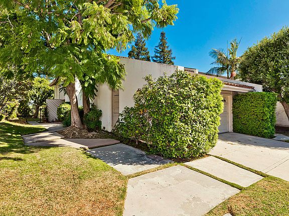 3rd image of 2736 Bottlebrush Dr