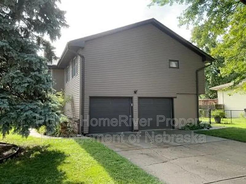 4 bed, 3.0 bath, 2093 sqft, $2,550 — Photo 3