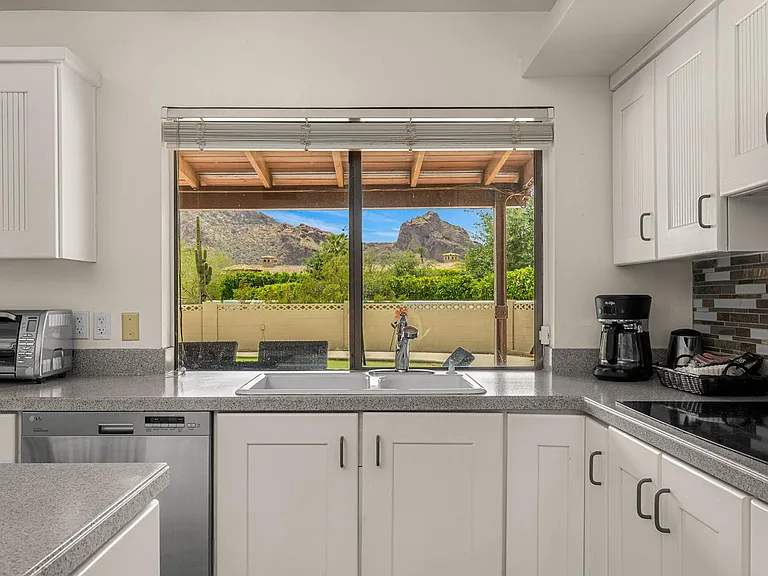 5901 E Cactus Wren Rd — Photo 6