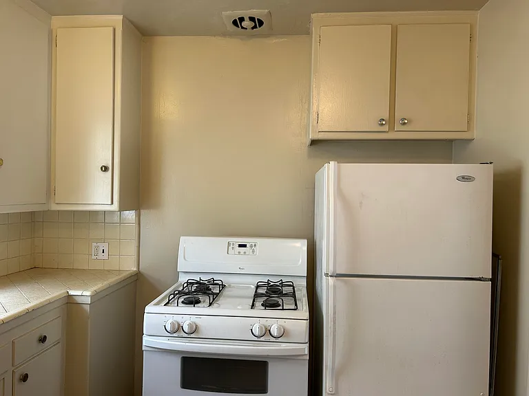 5763 Laurel Canyon Blvd — Photo 11