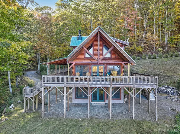 84 Sky Dr, Maggie Valley, NC 28751