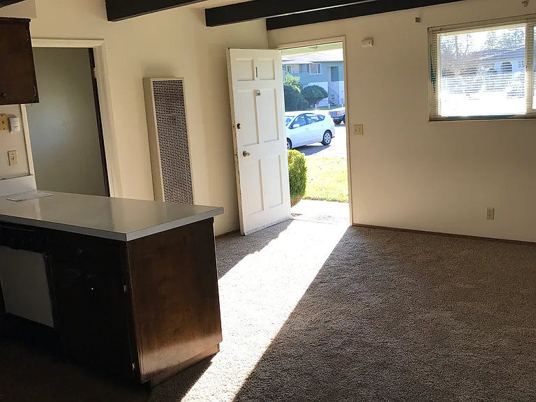 Coral Cir — Photo 4