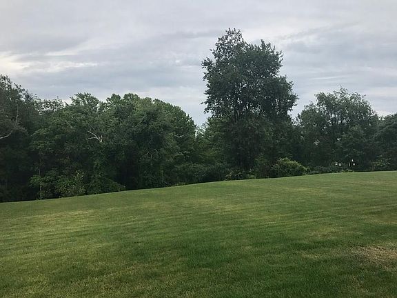 3rd image of 193 Concord Dr
