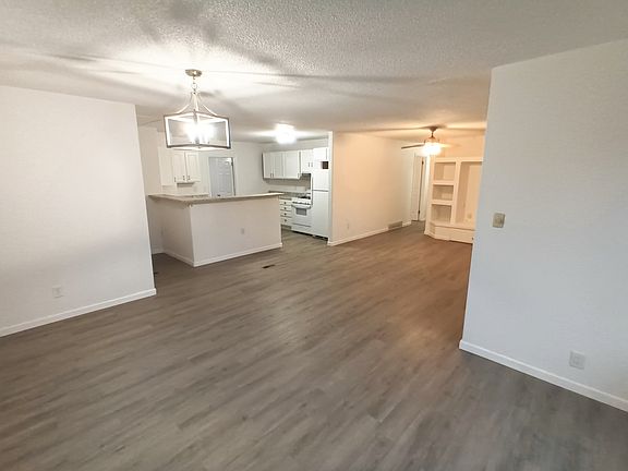 4th image of 509 Rose Dr