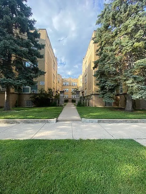 2 bed, 725 sqft, $1,425 — Photo 1