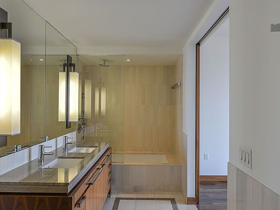 5th image of 400 5th Ave APT 47B