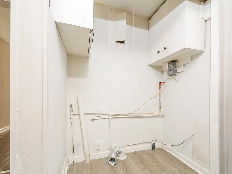 59299_030_laundry_room_13233760.jpg