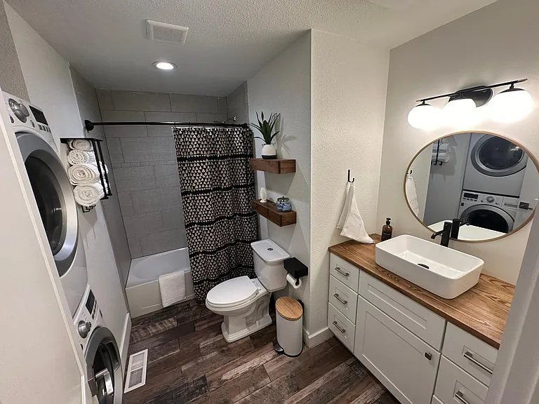 Second bathroom/laundry room