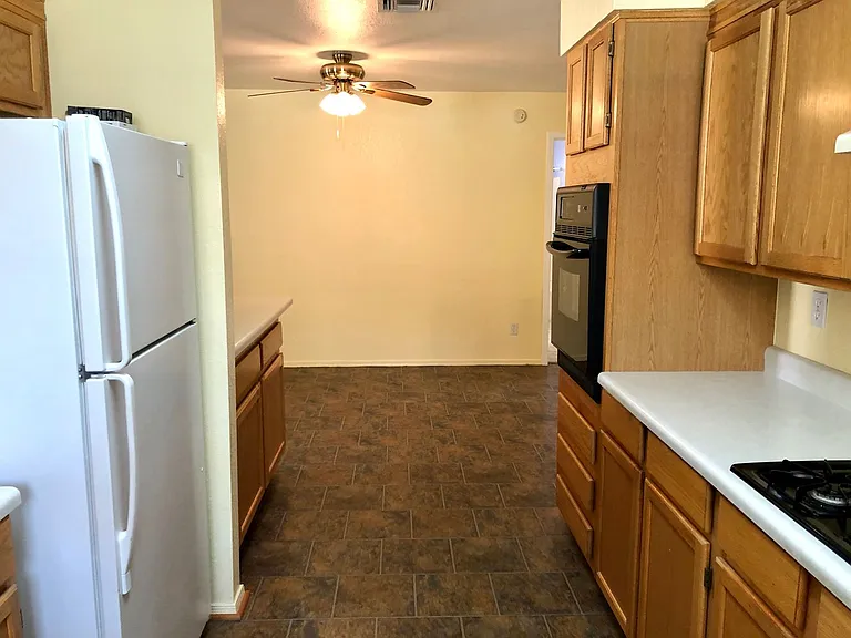 3905 Raymond Ave — Photo 11