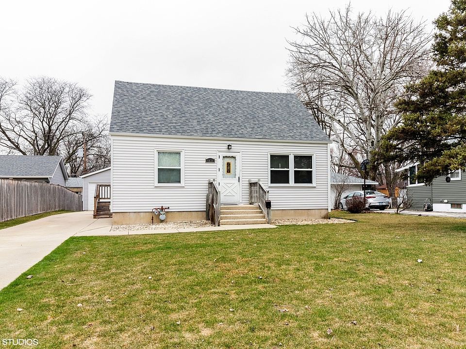 2nd image of 6636 Hubbard Ln