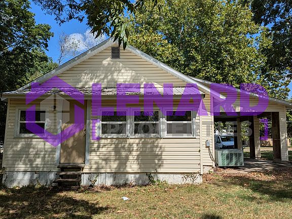 2nd image of 332 E Summit St