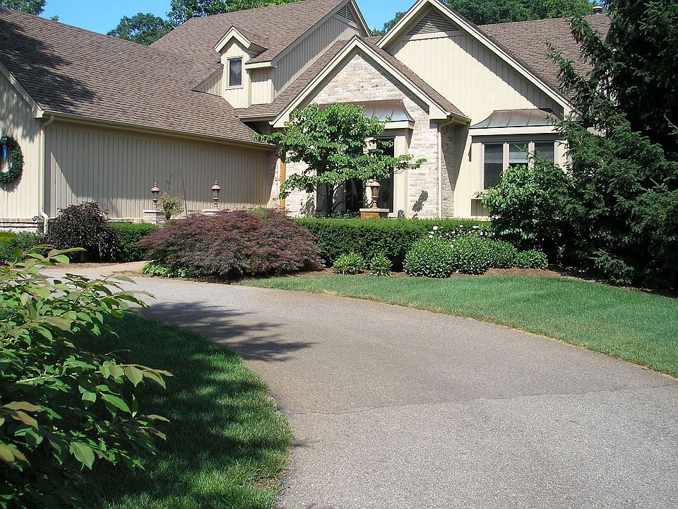 Front Circle driveway