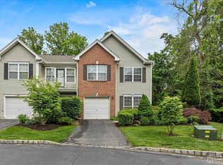 401 Crest Stone Cir, Princeton, NJ 08540