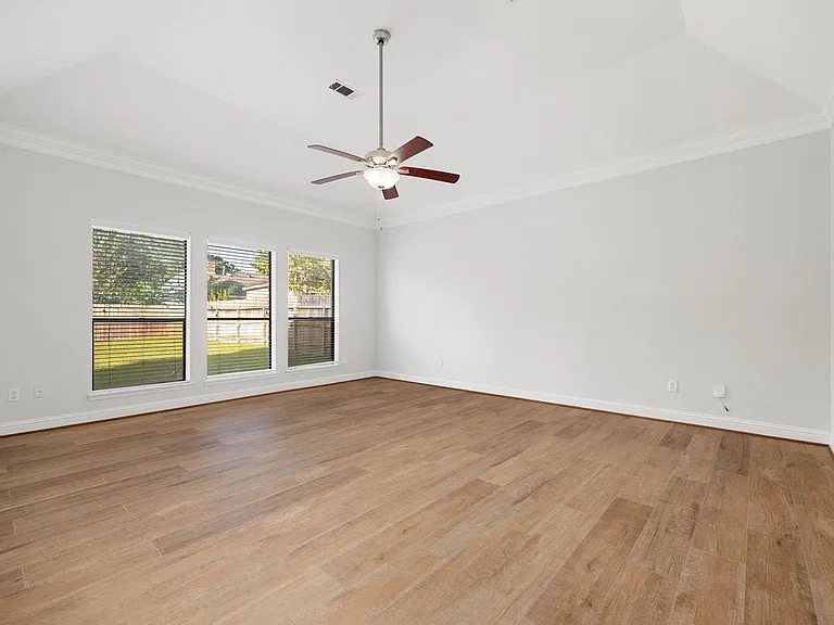 15526 Cabildo Dr — Photo 27