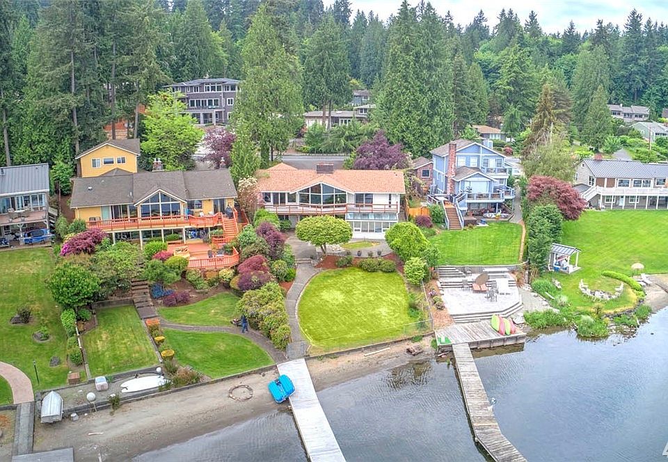 2nd image of 4030 W Lake Sammamish Pkwy SE