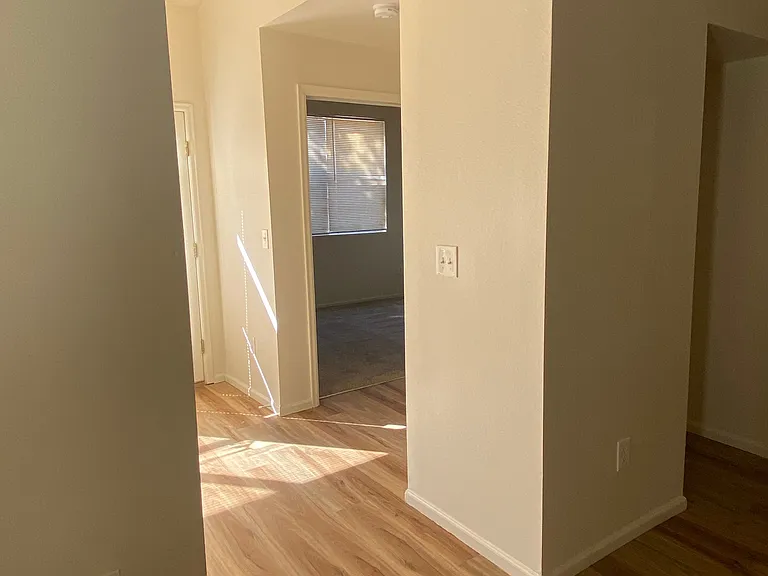 2541 S Bahama Cir #B — Photo 23