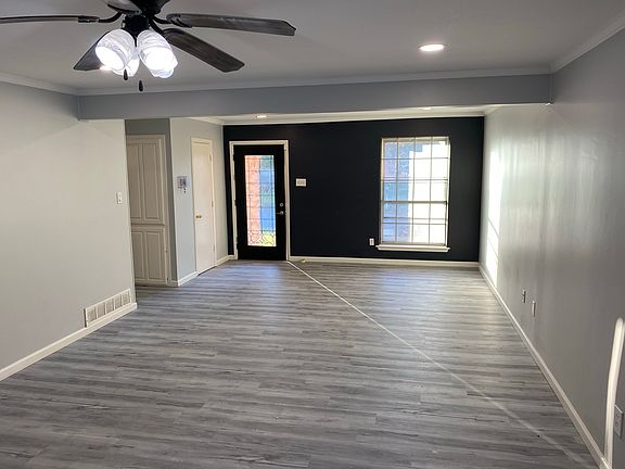 3rd image of 729 Lisa Ln
