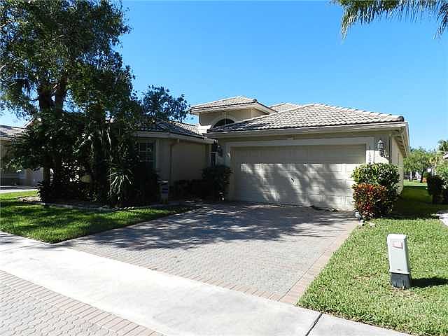 Home For Sale In Valencia Lakes