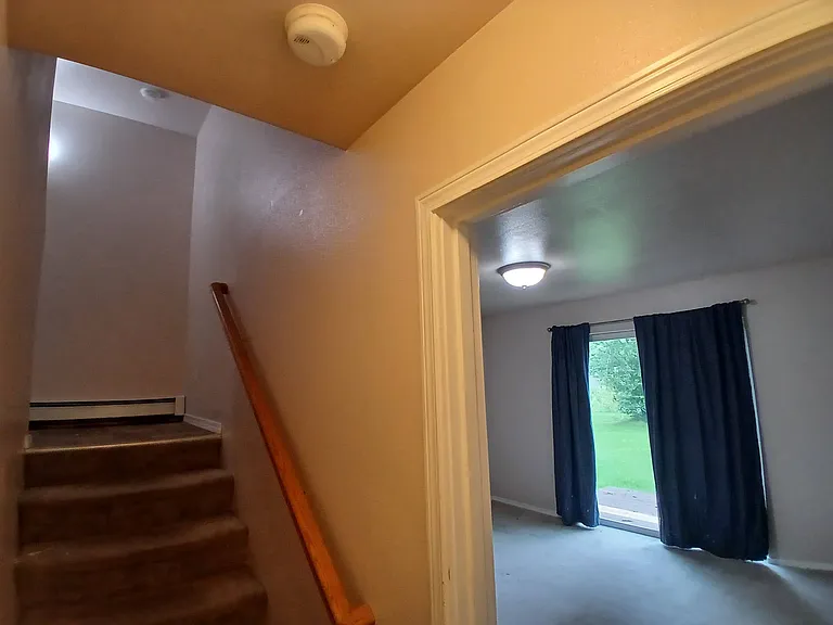 320 E Victor Cir #B — Photo 7