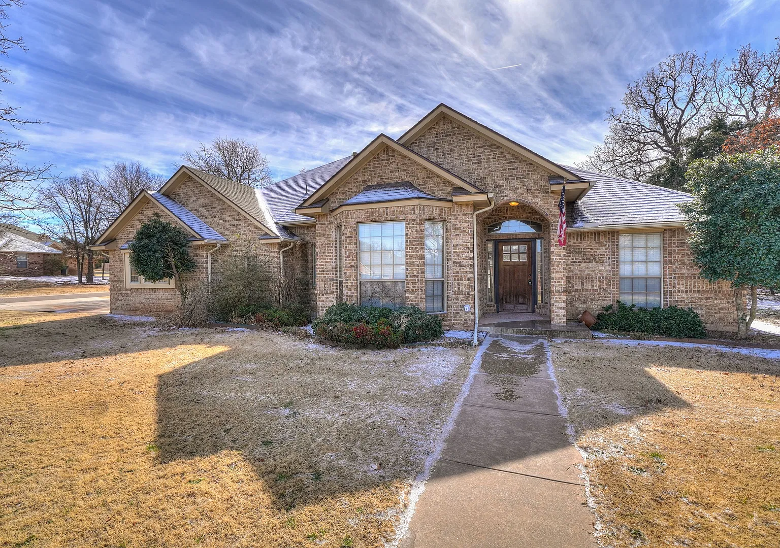 1042 Hidden Oaks Way — Photo 3