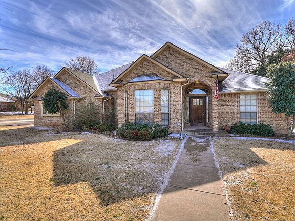 3rd image of 1042 Hidden Oaks Way